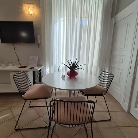 Centro Storico With Terrace 4*