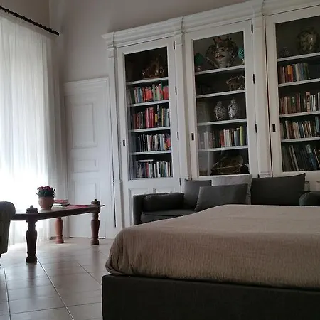 Centro Storico With Terrace ベッド・アンド・ブレックファスト